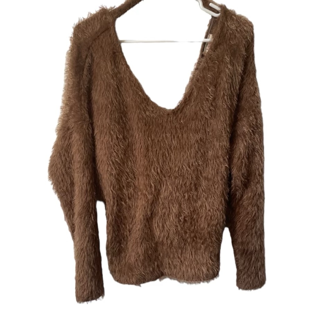 HUMMINGBIRD, ladies size S Teddy sweater. Open back